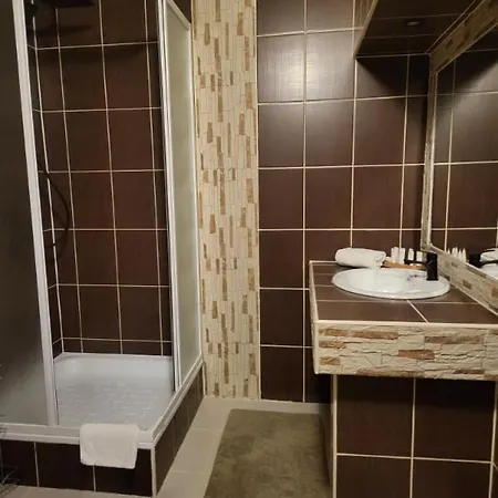 Gosciniec Pod Wyciagiem - Karolina 3*