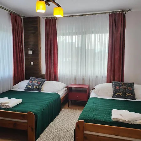 Gosciniec Pod Wyciagiem - Karolina 3*