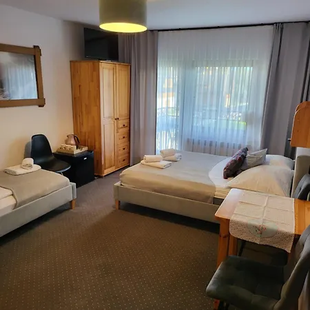 Gasthof Gosciniec Pod Wyciagiem - Karolina 3*